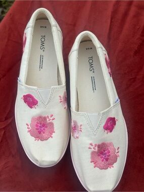 TOMS White Canvas Slip-On with Pink Floral Embroidery